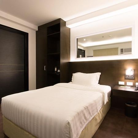 โฮเต็ล ฟิน่า Hotel Tabaco ภายนอก รูปภาพ